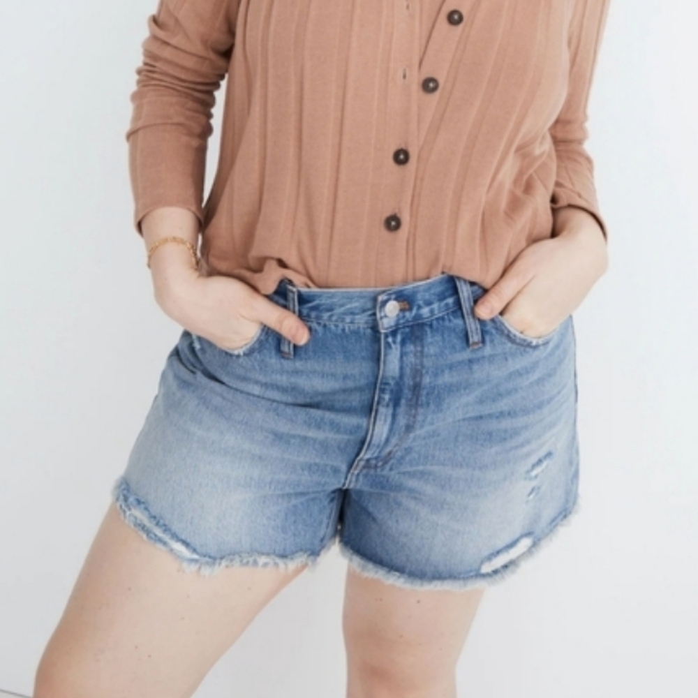 Madewell NWT Relaxed Denim Shorts in Renfield Wash Destructed Edition